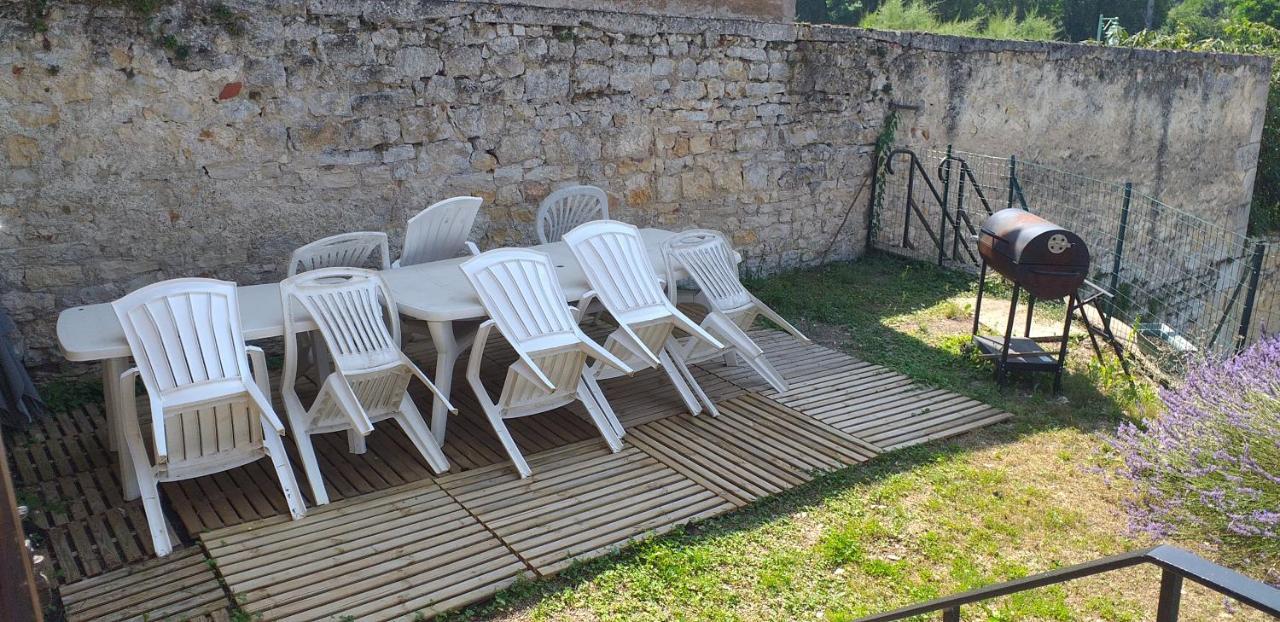 Maison Pour Nombreuses Personnes Pousseaux Bagian luar foto