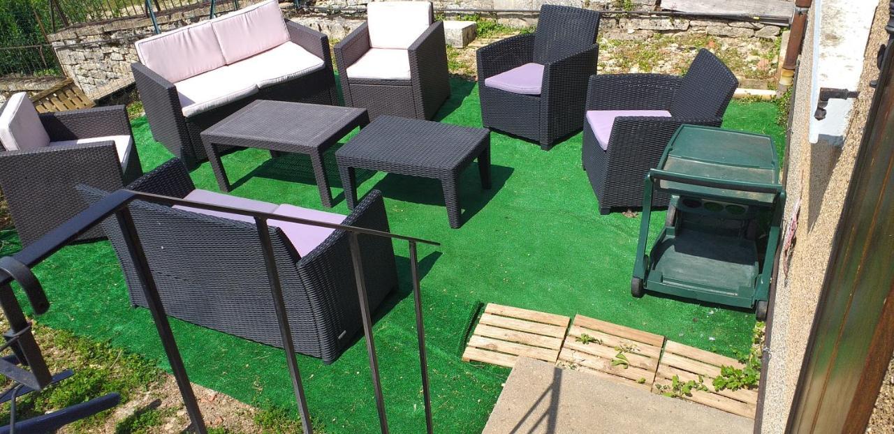 Maison Pour Nombreuses Personnes Pousseaux Bagian luar foto